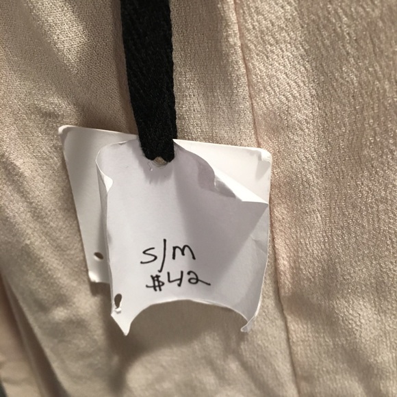 HP# 109🎉NWT Caren Forbes lightweight  top sz s/m - Picture 8 of 8